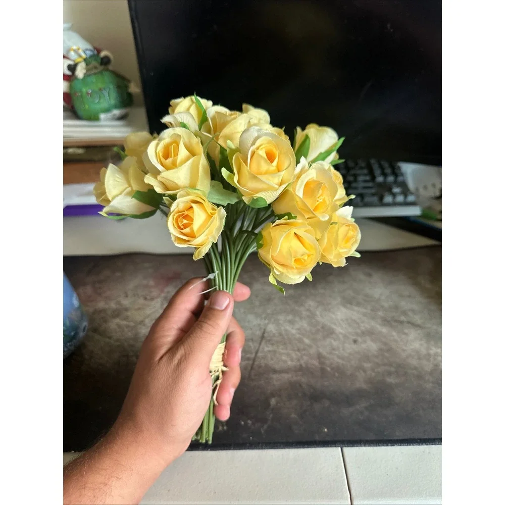 Artificial Roses Yellow Floral Bouquet Faux Silk Flowers Decor